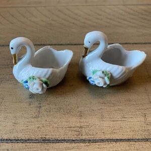 Vintage Porcelain Miniature Swans - Pair of 2 - Made in Occupied Japan